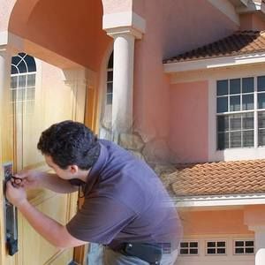 Meet your Posher, Cerrajero